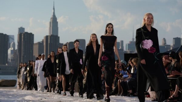 New York Fashion Week. A World of Fashion, Glamour & Style. - Image 4